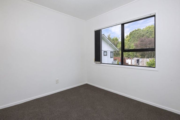 Photo of property in 67 Meadowvale Rise, Titirangi, Auckland, 0604