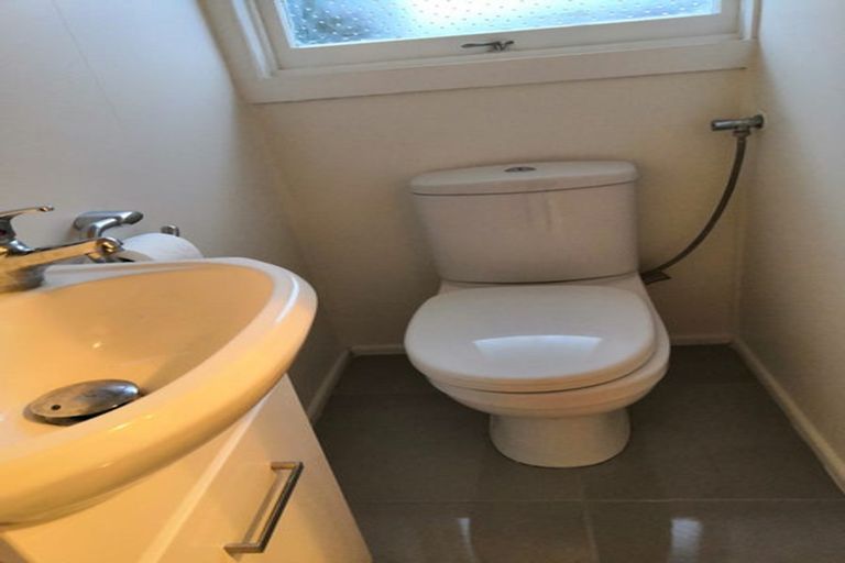 Photo of property in 796 East Coast Road, Oteha, Auckland, 0630