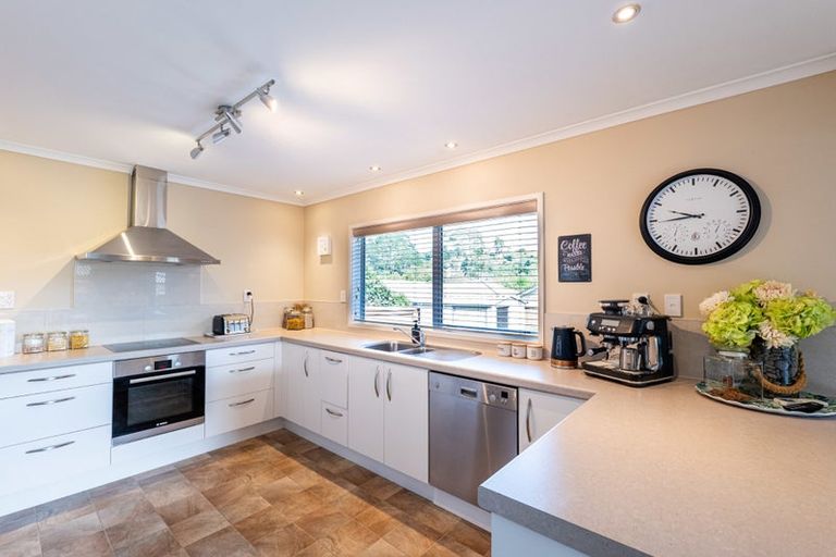 Photo of property in 6 Sunnybrooke Close, Welcome Bay, Tauranga, 3112