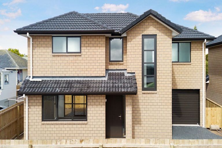 Photo of property in 8a Strid Road, Te Atatu South, Auckland, 0610