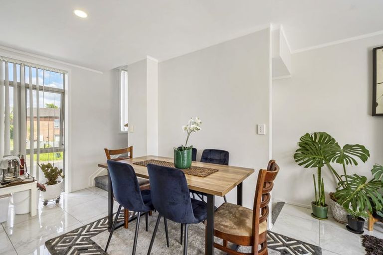 Photo of property in 7/15 Andersons Road, Oteha, Auckland, 0632