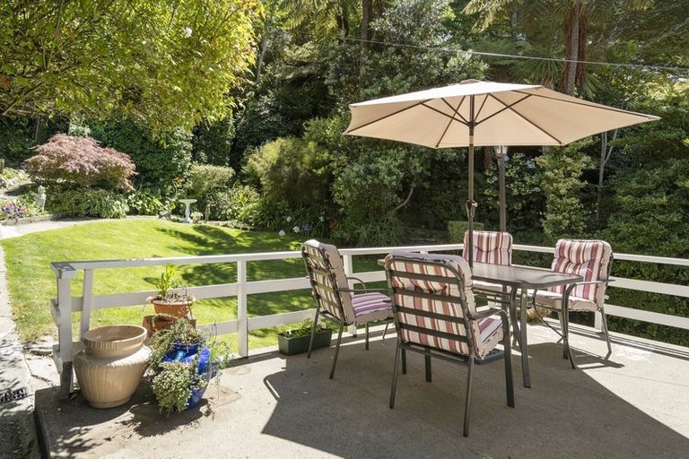 Photo of property in 7 Onehuka Road, Tirohanga, Lower Hutt, 5010