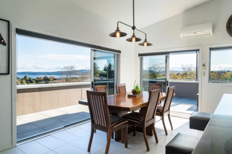 Photo of property in 35 Magnolia Rise, Waipahihi, Taupo, 3330