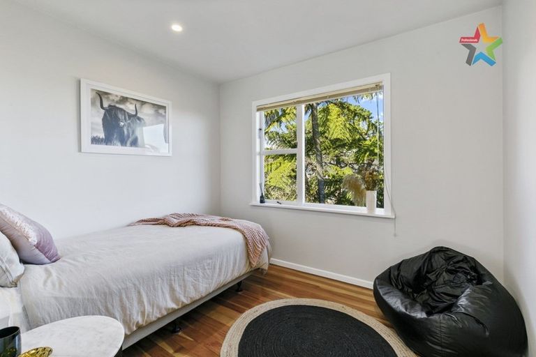 Photo of property in 14 Pomare Road, Tirohanga, Lower Hutt, 5010