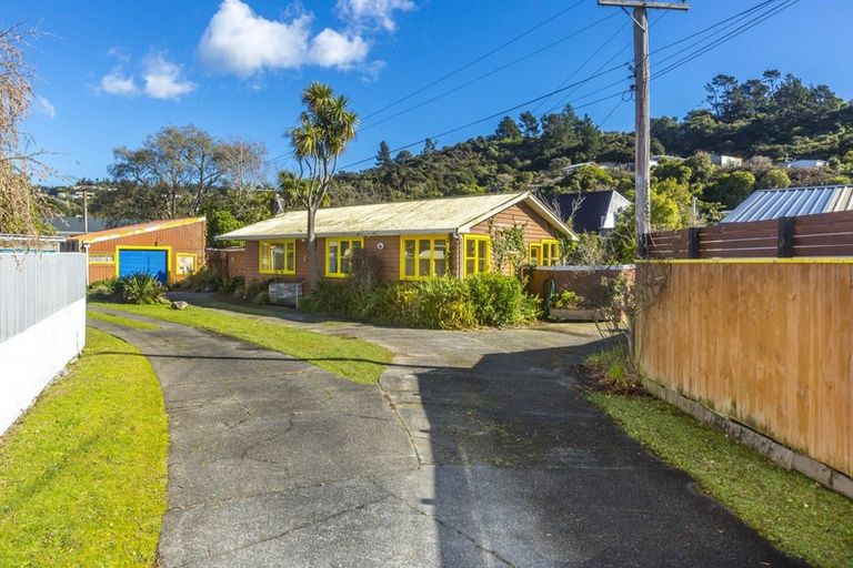 Photo of property in 11 Richard Grove, Stokes Valley, Lower Hutt, 5019