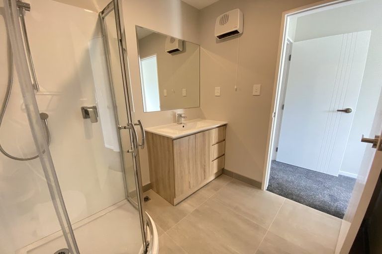 Photo of property in 39 Kaimai Avenue, Massey, Auckland, 0614