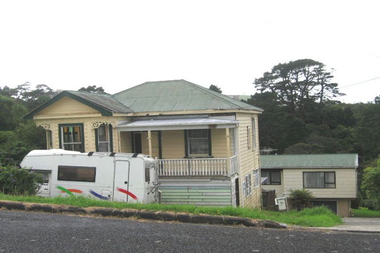 Photo of property in 1/18 Huka Road, Birkenhead, Auckland, 0626