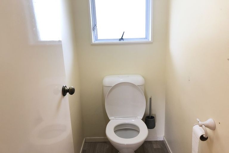 Photo of property in 1/89 Woodglen Road, Glen Eden, Auckland, 0602