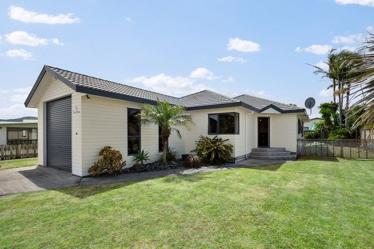 Photo of property in 45 Whitby Avenue, Whitianga, 3510