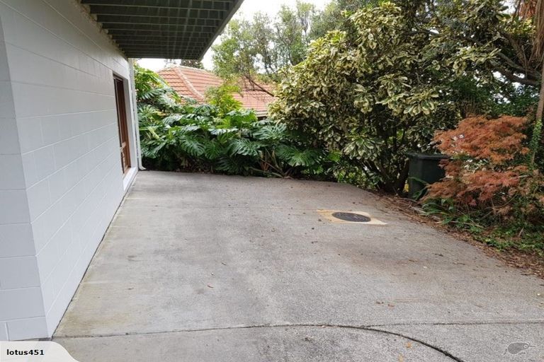 Photo of property in 13 Malters Place, Browns Bay, Auckland, 0630