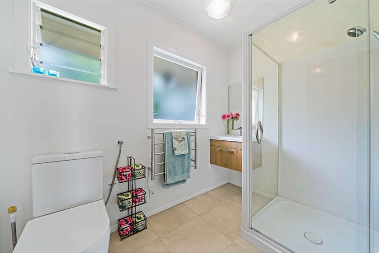 Photo of property in 2/9 Moana Avenue, Belmont, Auckland, 0622