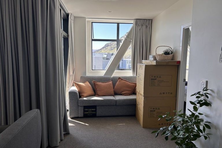 Photo of property in Wyndham Gardens Apartments, 30 Red Oaks Drive, Frankton, Queenstown, 9300