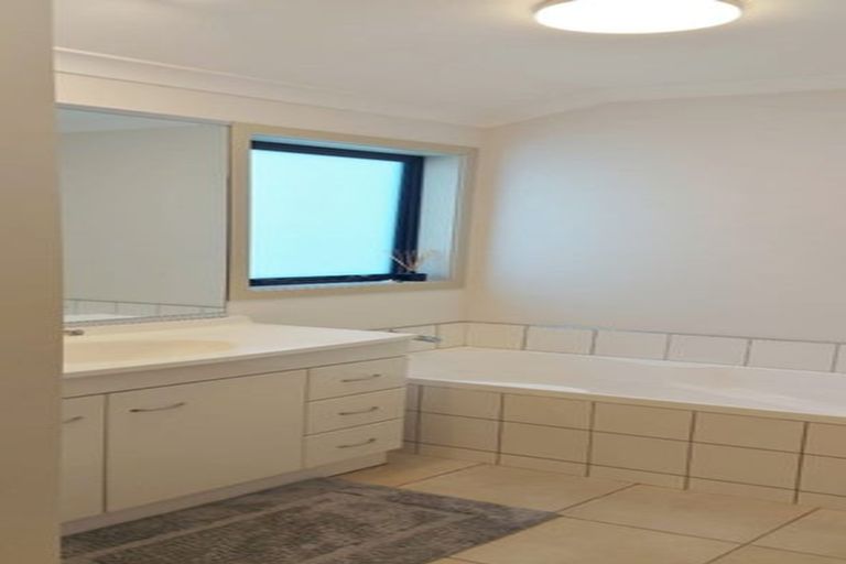 Photo of property in 26 Ronald Scott Grove, Riverstone Terraces, Upper Hutt, 5018