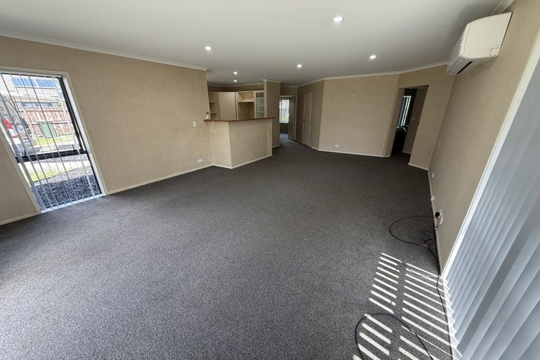 Photo of property in 70 Sheriff Place, Randwick Park, Auckland, 2105
