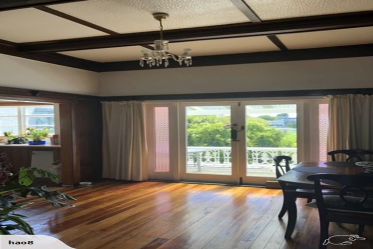 Photo of property in 28 Thackeray Street, Hamilton Lake, Hamilton, 3204