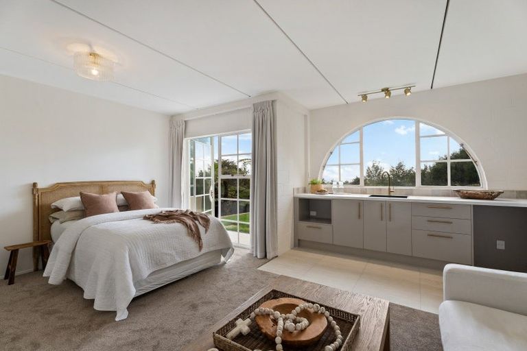 Photo of property in 35 Tawini Road, Titirangi, Auckland, 0604