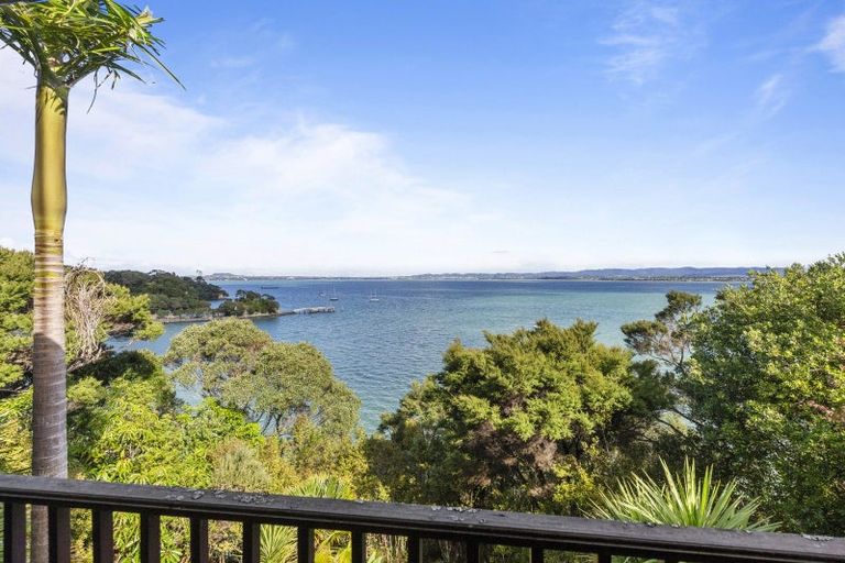 Photo of property in 16 Brigantine Drive, Beach Haven, Auckland, 0626