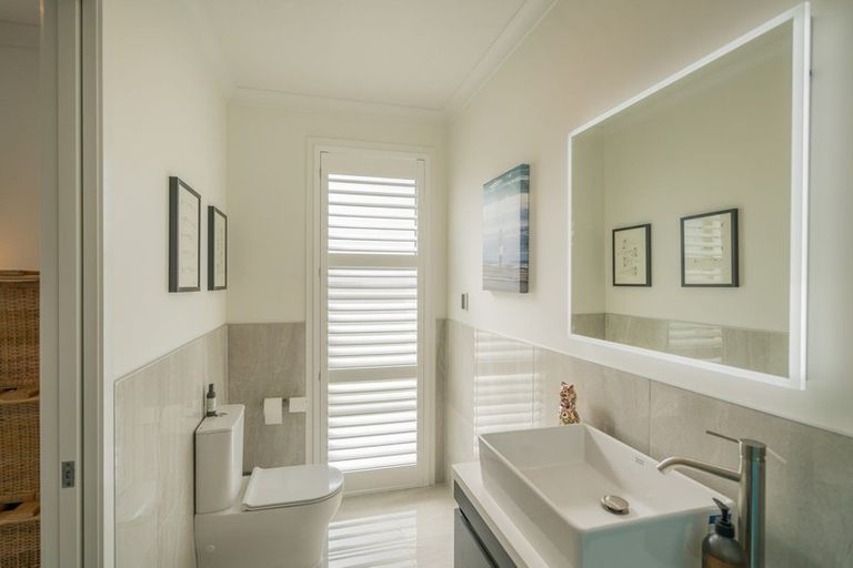 Photo of property in 35 Awatea Drive, Whitianga, 3510