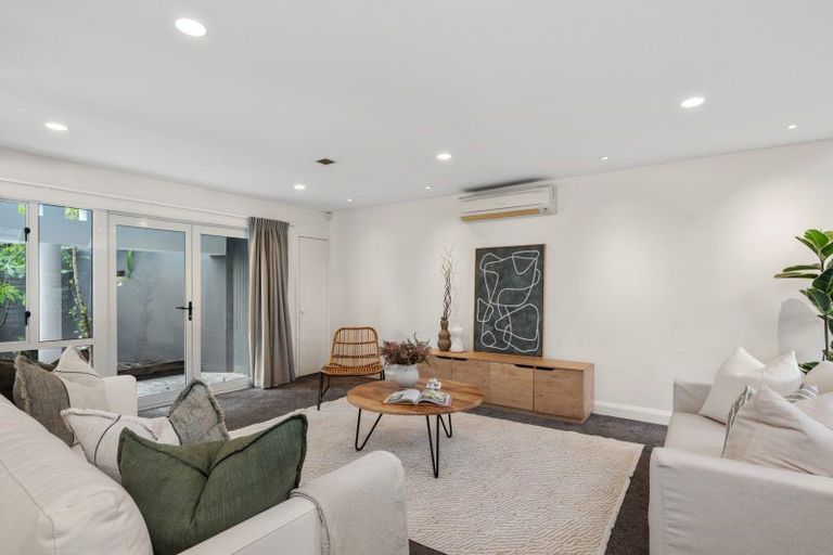 Photo of property in 19 Enticott Place, Huntsbury, Christchurch, 8022