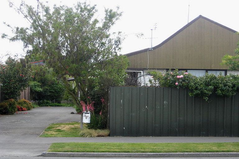 Photo of property in 1/172 Sawyers Arms Road, Bishopdale, Christchurch, 8053