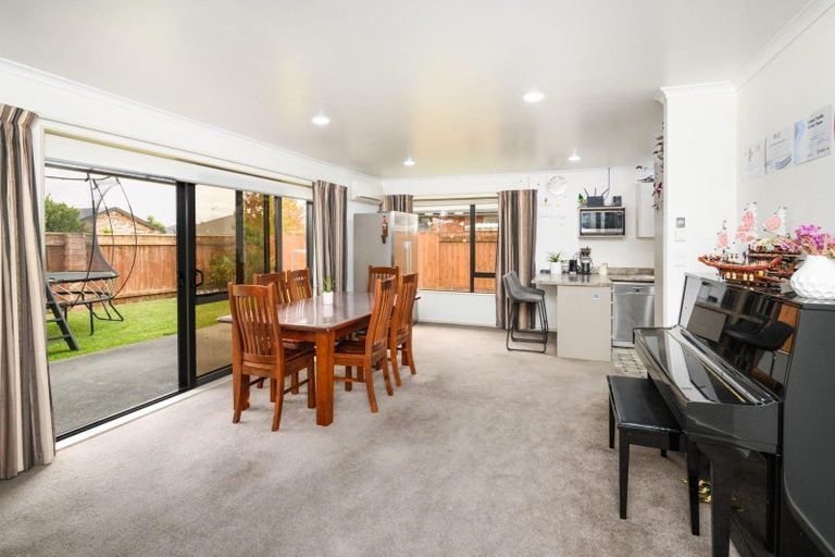 Photo of property in 1 Cleveland Heights, Kelvin Grove, Palmerston North, 4414