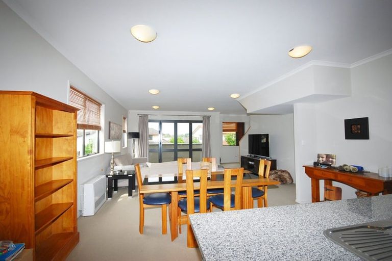 Photo of property in 22 Greenbough Lane, Greenhithe, Auckland, 0632