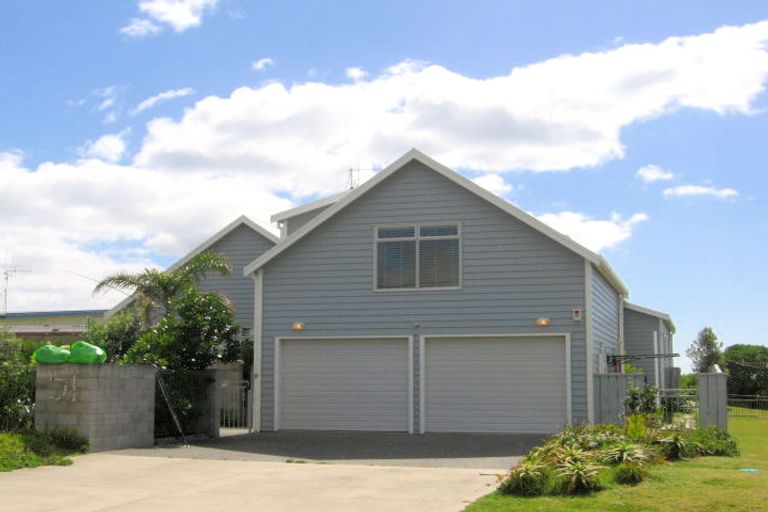 Photo of property in 51 Shaw Road, Waihi Beach, 3611