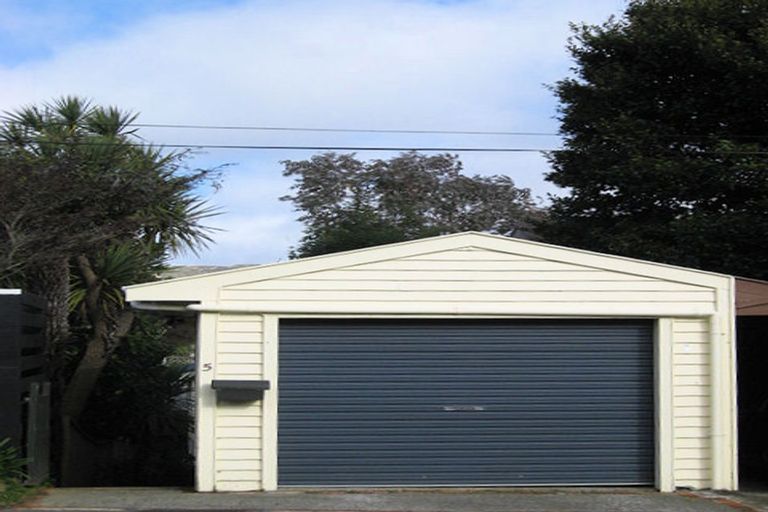 Photo of property in 5 Newcombe Crescent, Karori, Wellington, 6012