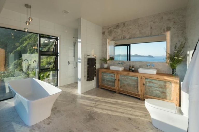 Photo of property in 98 Pukematu Lane, Russell, 0202