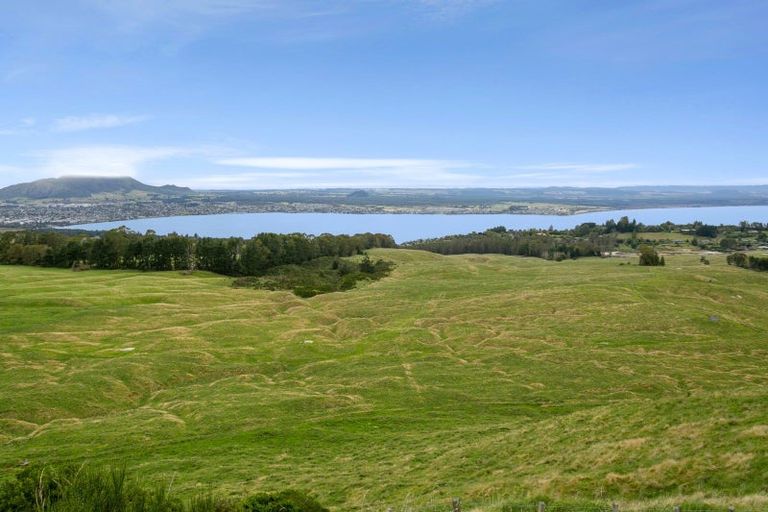 Photo of property in 48 Edge Hill, Acacia Bay, Taupo, 3385