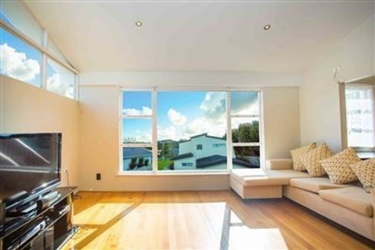 Photo of property in 21 Elliott Avenue, Bayview, Auckland, 0629