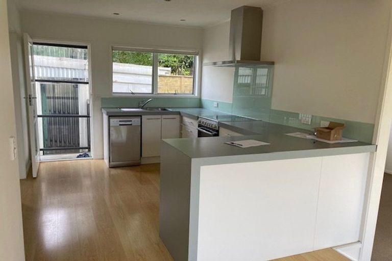 Photo of property in 43 Holt Avenue, Torbay, Auckland, 0630
