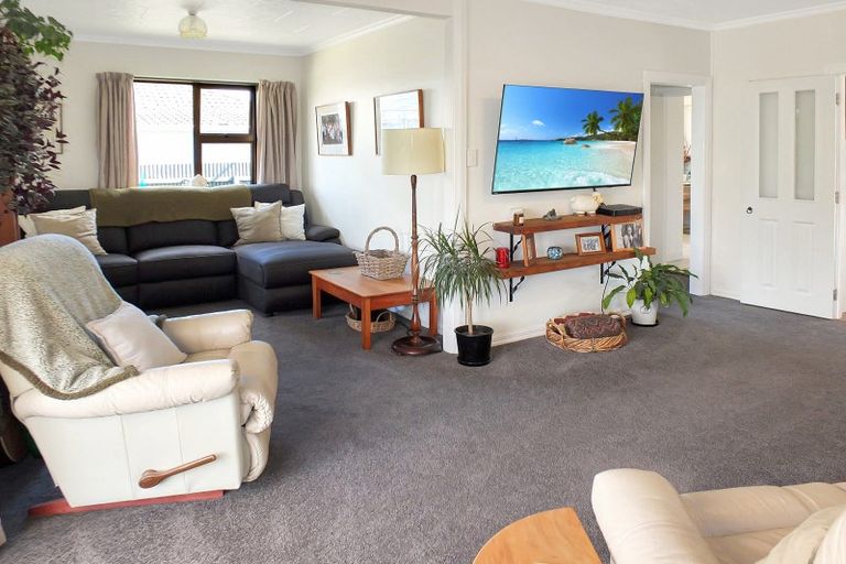 Photo of property in 22 Shortt Street, Foxton Beach, Foxton, 4815