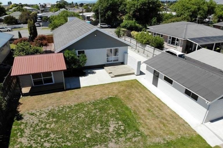 Photo of property in 45 Emlyn Place, Avondale, Christchurch, 8061