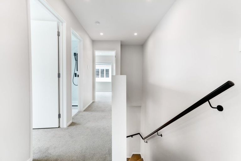 Photo of property in 44b Blakeborough Drive, Forrest Hill, Auckland, 0620