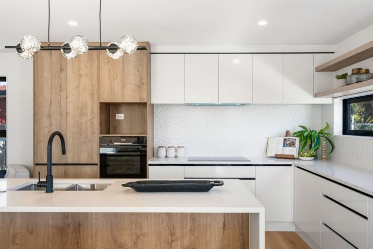 Photo of property in 127a Te Atatu Road, Te Atatu South, Auckland, 0610