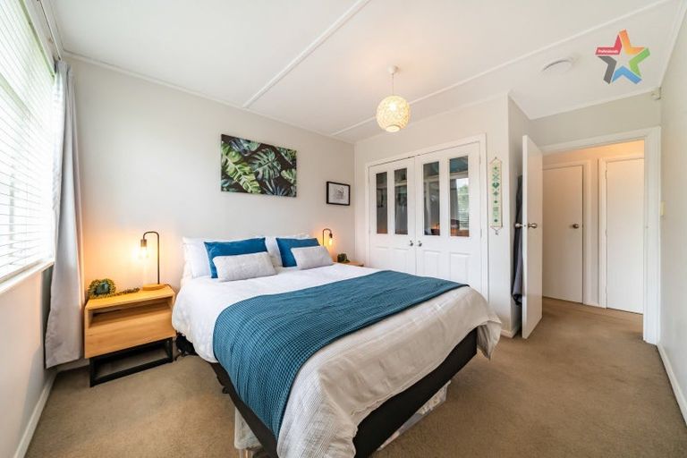 Photo of property in 1 Waldie Grove, Avalon, Lower Hutt, 5011