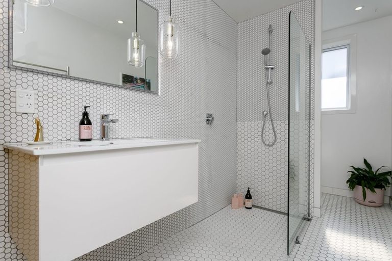 Photo of property in 25 Richmond Avenue, Richmond Heights, Taupo, 3330