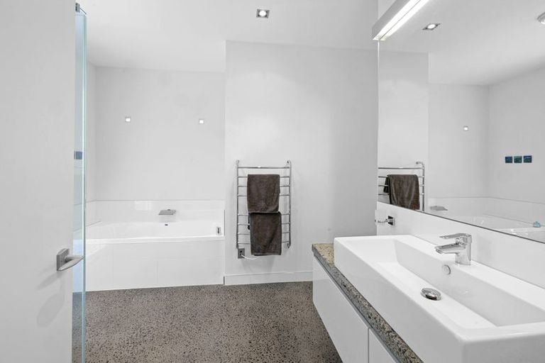 Photo of property in 12 Sampson Avenue, Waiwhakaiho, New Plymouth, 4312