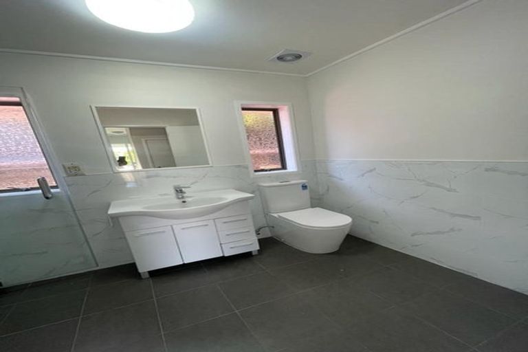 Photo of property in 1/41 College Road, Northcote, Auckland, 0627