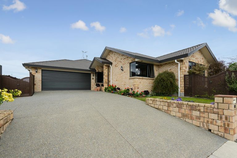 Photo of property in 12 Tennyson Avenue, Kelvin Grove, Palmerston North, 4414