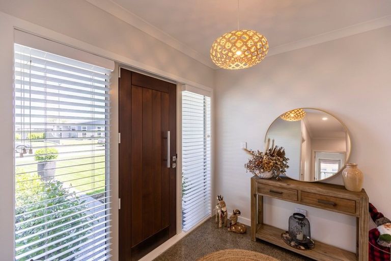 Photo of property in 34 Pelorus Avenue, Poraiti, Napier, 4112