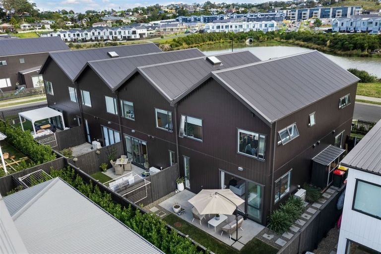 Photo of property in 31 Koura Drive, Red Beach, 0932