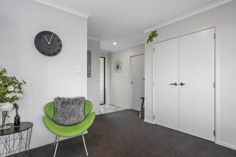 Photo of property in 18 Vista Close, Omokoroa, 3114