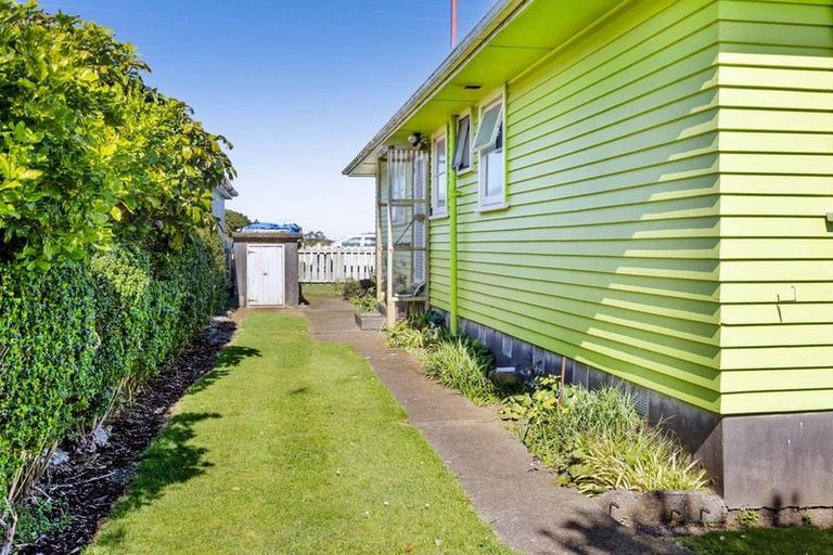 Photo of property in 39 Pungarehu Road, Pungarehu, Opunake, 4685