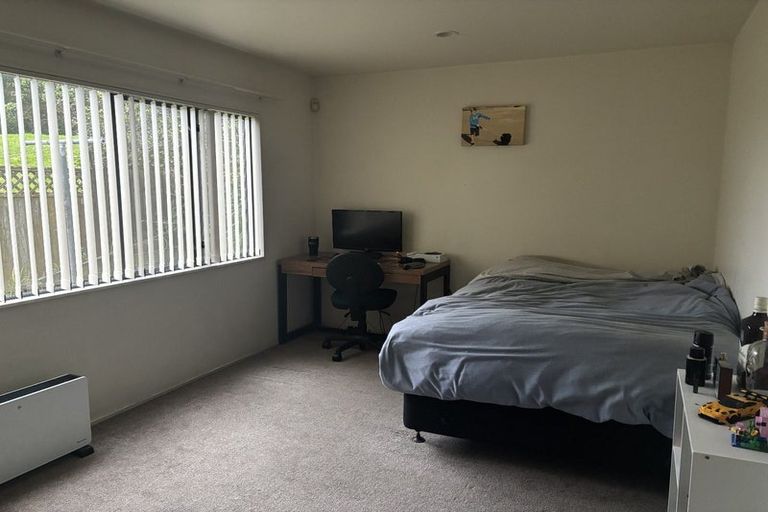 Photo of property in 176c East Coast Road, Forrest Hill, Auckland, 0620