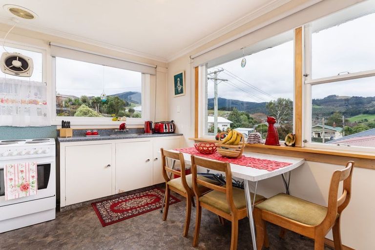 Photo of property in 5 Springdon Avenue, Sawyers Bay, Port Chalmers, 9023