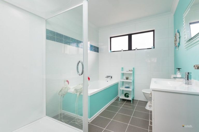 Photo of property in 186 Plateau Road, Te Marua, Upper Hutt, 5018