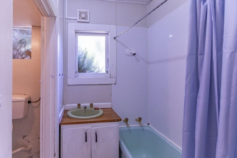 Photo of property in 45 Faraday Street, Hospital Hill, Napier, 4110