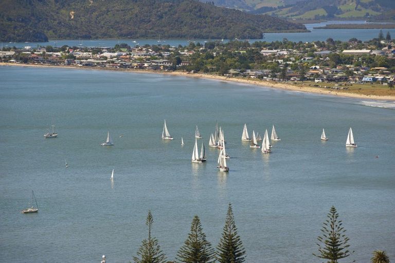 Photo of property in 8 Sara Way, Whitianga, 3510